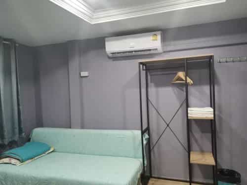 that summer hostel that summer hostel