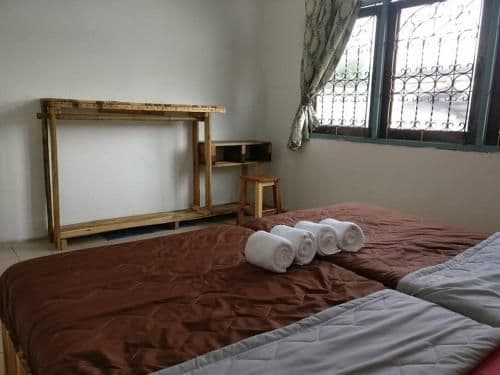 Queen Room with Shared Bathroom
