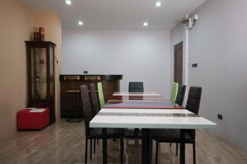 Deluxe Family Room