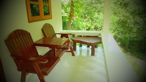 Paradise Waterfall House3