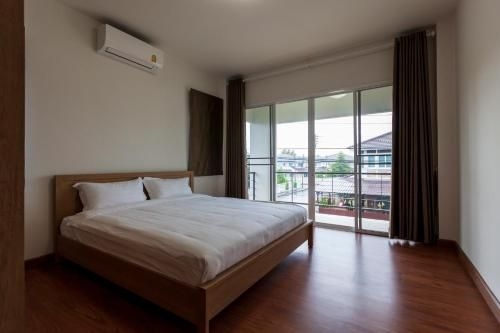 Wide and Classy Jinbei Villa 2120