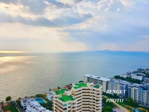 Stunning Panoramic Sea View from 28 floor Veranda Residence4
