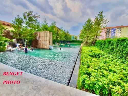 Stunning Panoramic Sea View from 28 floor Veranda Residence Stunning Panoramic Sea View from 28 floor Veranda Residence