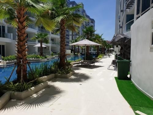Grand Avenue 1 Bedroom Condo0