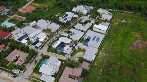 Sea Breeze Villas Hua Hin0