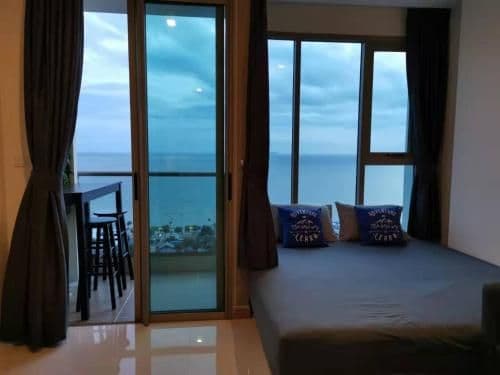 Studio Apartment with Sea View