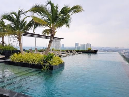 Luxury 1BR Riviera By Pattaya Holiday1