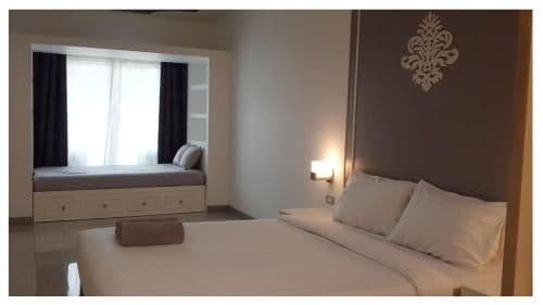 Deluxe Room (2 Adults + 1 Child)