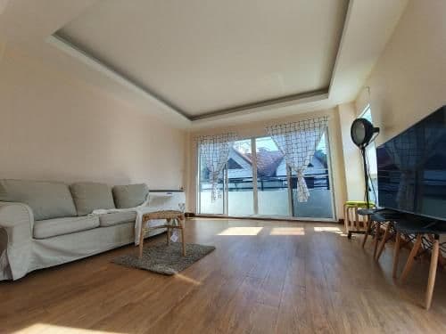 4BR townhouse above 7-11, MRT, Super Convenient 4BR townhouse above 7-11, MRT, Super Convenient