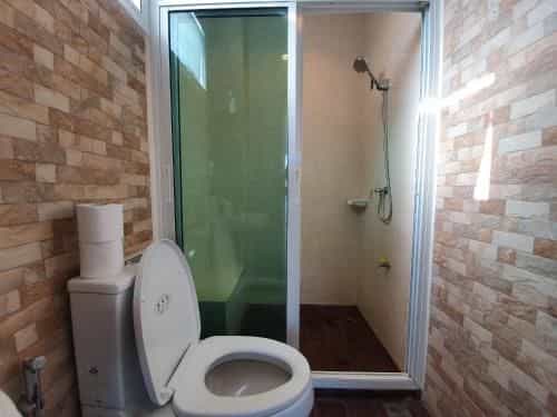 4BR townhouse above 7-11, MRT, Super Convenient 4BR townhouse above 7-11, MRT, Super Convenient
