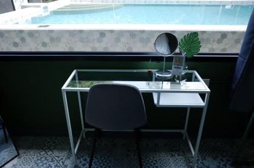 Queen Room with Pool View