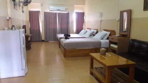 Funky Monkey Guesthouse & Tours Funky Monkey Guesthouse & Tours