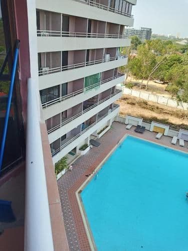 Apartment with Pool View