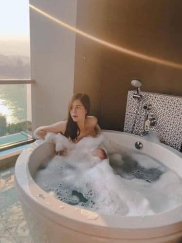 Superior King Room with River View