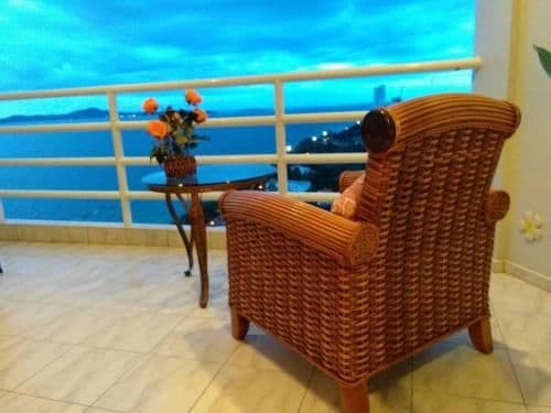 One-Bedroom Suite with Sea View