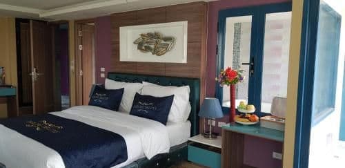 Suite with Spa Bath