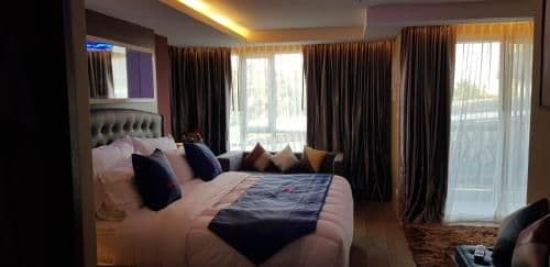 Deluxe King Room
