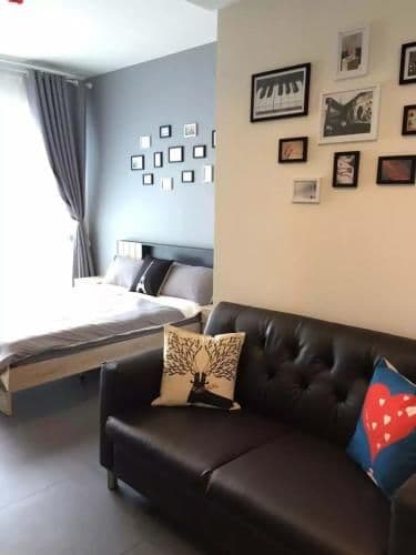 King Studio with Sofa Bed