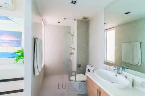 Modern 2 Bedroom Condo MR Modern 2 Bedroom Condo MR