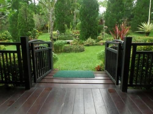 Bungalow with Garden View