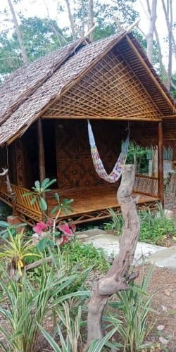 Bungalow Garden with Fan