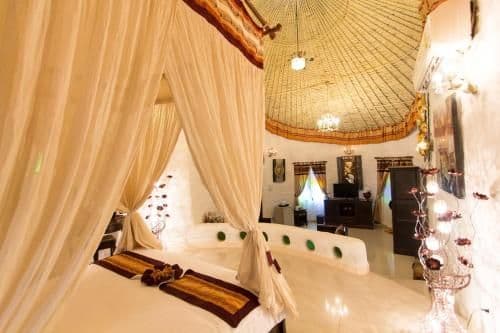 Luxury Villa with Spa Bath