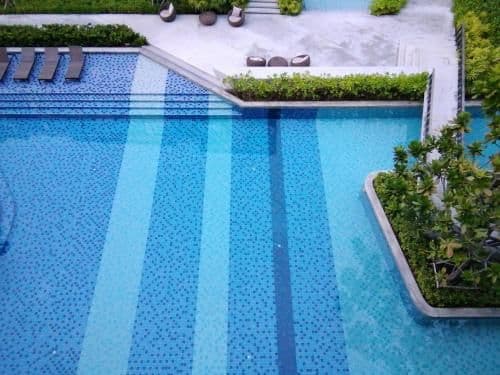 Apartment with Pool View