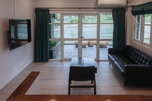 F5 3 Bed Rooms Beach house, full kitchen2