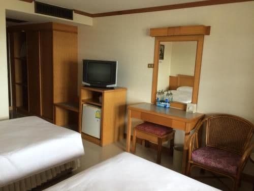 Standard Twin Room with City View