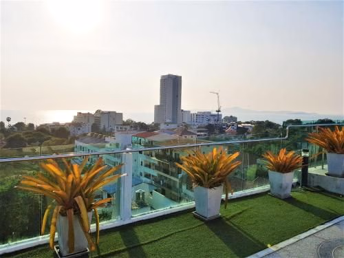 Fantastic roof top pool4