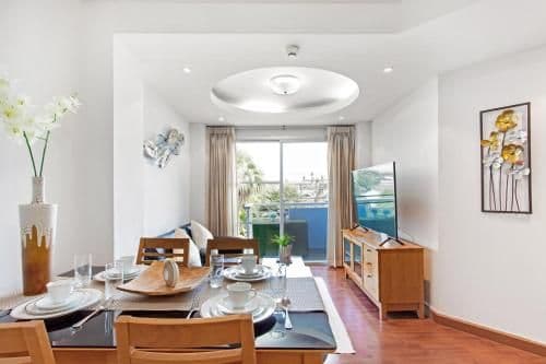 Deluxe Apartment