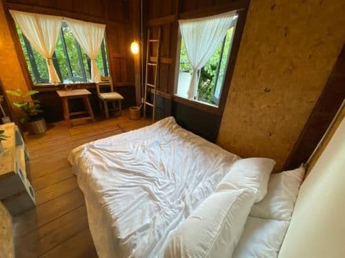 Queen Room with Shared Bathroom