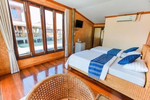 Twin Room with Private Bathroom