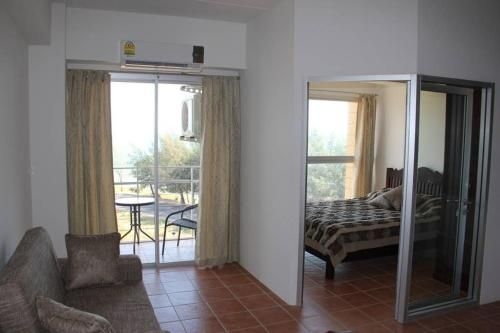 Apartment with sea view4