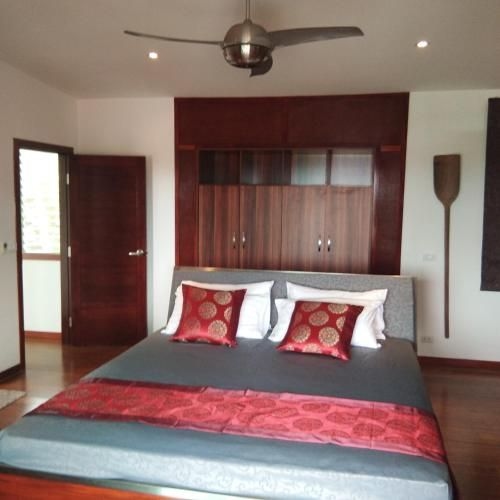 Stunning villa with ocean views and free car3