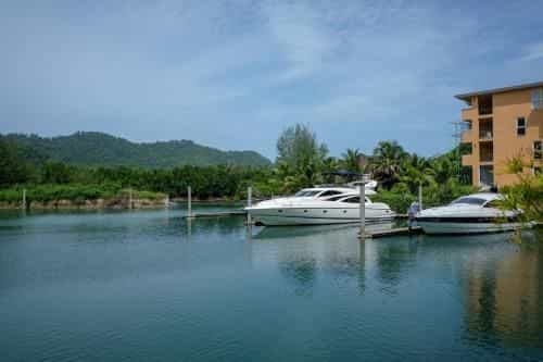 Modern Studio Apartment Beachfront Modern Studio Apartment Beachfront