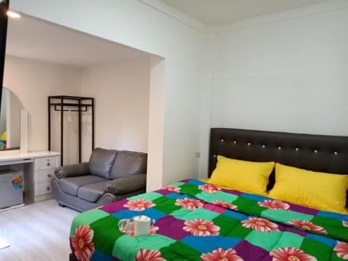 Queen Room with Shared Bathroom