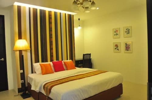 Deluxe Queen Room