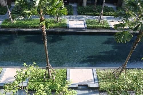 Apartment with Pool View