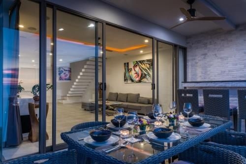 Luxury 4 Bedroom Sea And Sunset View Villa with 2 Minutes Walk to the Beach4