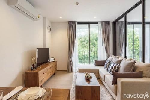 Apartment with Mountain View