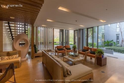Apartment with Mountain View
