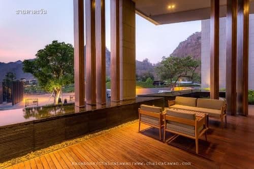Apartment with Mountain View