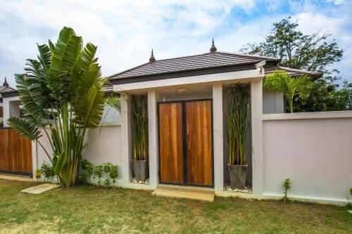 Emotion 2 Villa by Jetta2