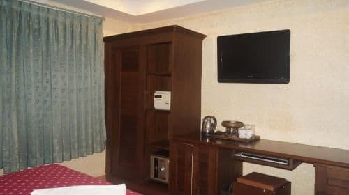 Deluxe King Room