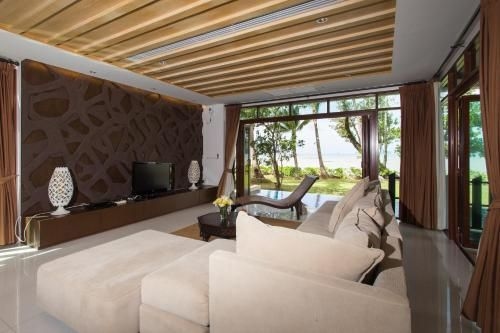 Amatapura Beachfront Villa 100