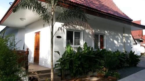 Hibiscus Cottage0