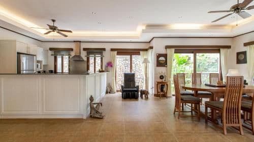 Villa - Beach Front