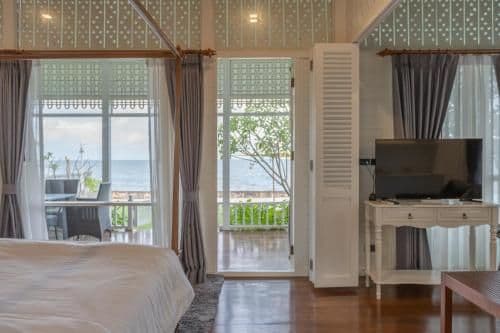 Villa - Beach Front