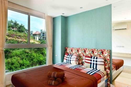 Apartment with Garden View